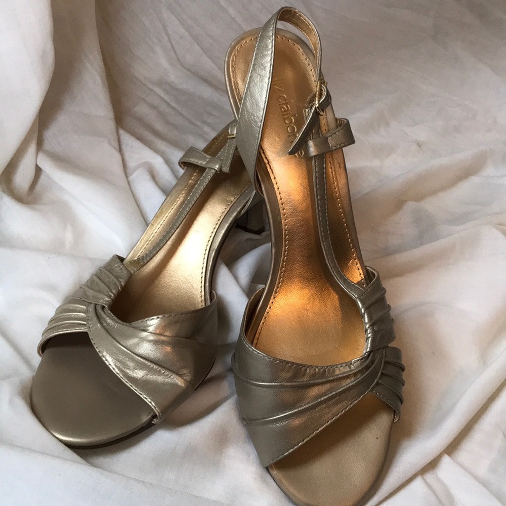 Adorable formal wear sandals